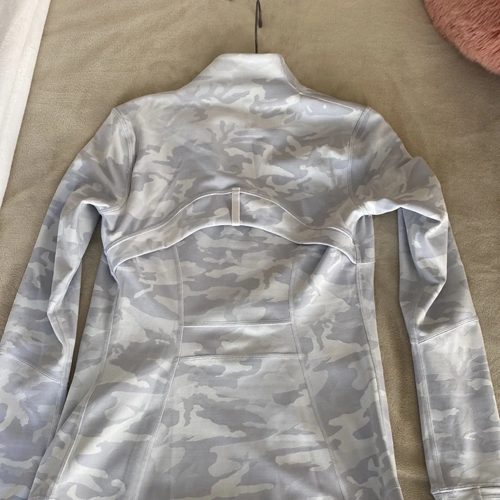 NWOT LULULEMON DEFINE. (Price firm) - Picture 6 of 7